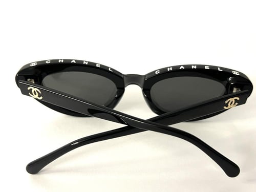 نظارات شمسية شانيل (CHANEL) – تصميم CAT EYE أنثوي...