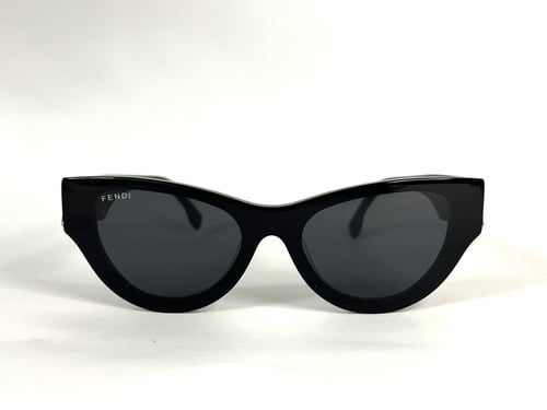 نظارة شمسية فندي (FENDI) أسود