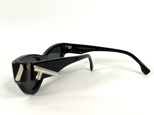 نظارة شمسية فندي (FENDI) أسود