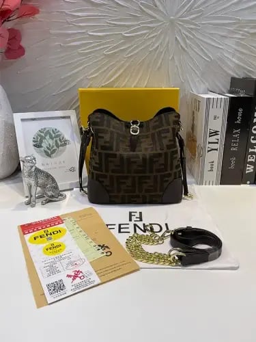 شنطة فندي نيو ماستر