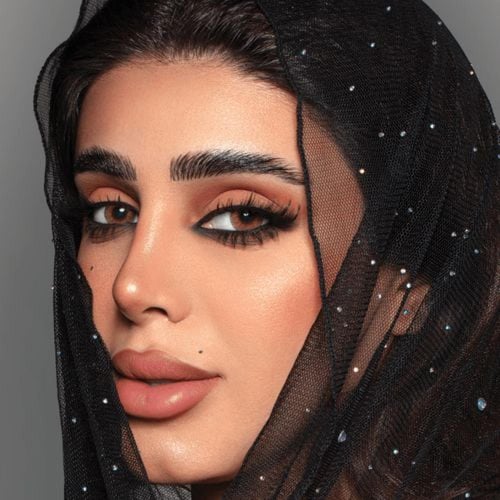 امارا عدسات ملونه شهريه عيون المها