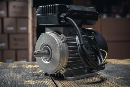 محرك كمبروسر - 5.5HP 3 PH ITALY