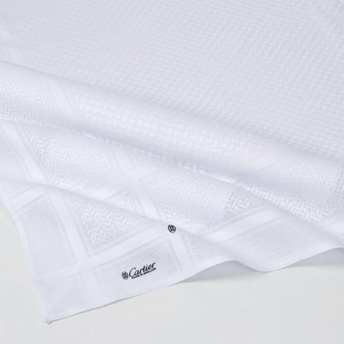 شماغ كارتير أبيض2025