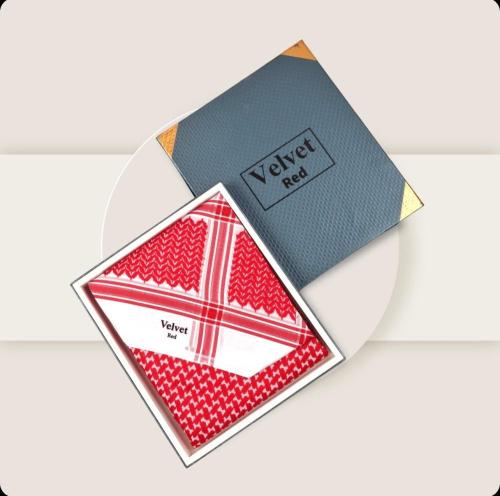 شماغ فيلفيت أحمر غامق