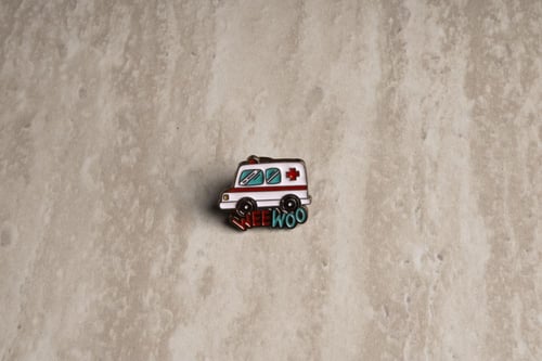 بروش سيارة الإسعاف