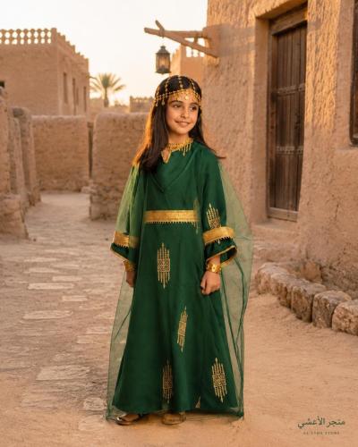 جلابية اليوم الوطني 96 بناتي ذات التصميم الانيق وا...