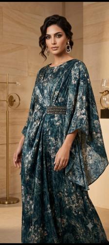 فستان سهرة ناعم باطلالة ملكية وبقصة انسيابية وحزام...
