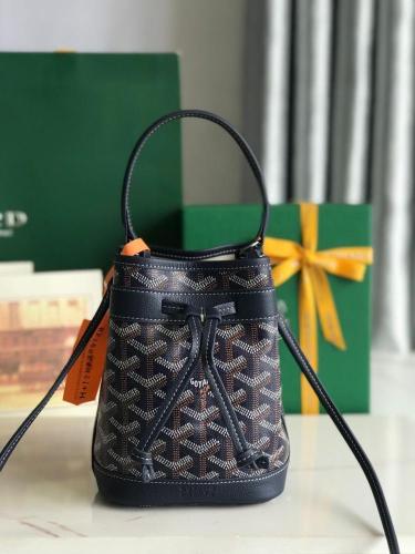 Petit Flot Mini bucket bag