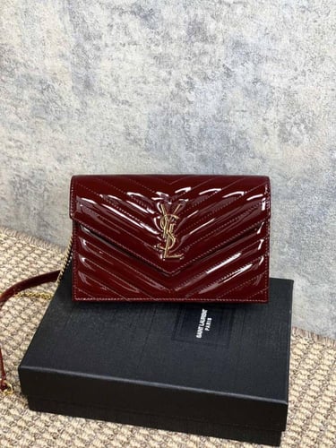 CLASSIC CASSANDRE CHAIN WALLET