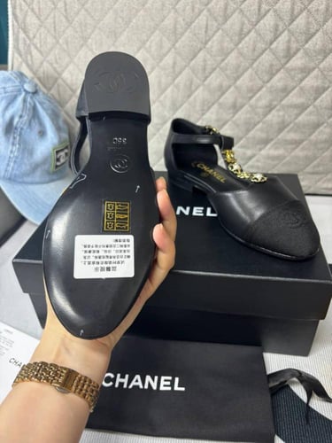 Chanel flat
