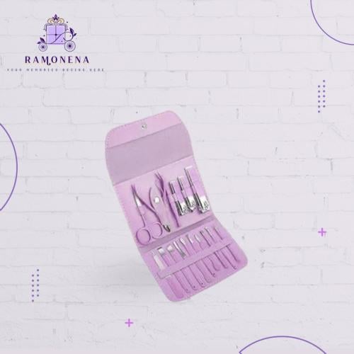 شنطه عدة اظافر (مصنوعه من الجلد ممكن الكتابه عليها...