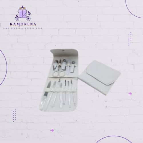 شنطه عدة اظافر (مصنوعه من الجلد ممكن الكتابه عليها...