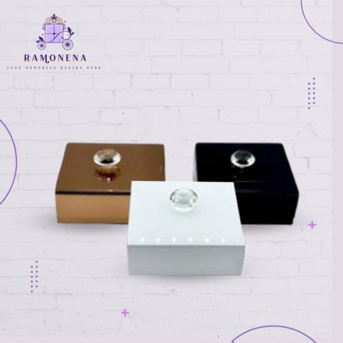 صندوق توزيعات مرايا مربع(حجم متوسط)مبطن مخمل مناسب...