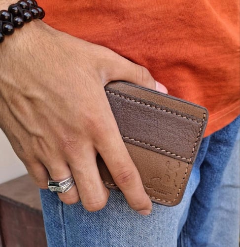 محفظة BAMM GULF : فخامة وأصالة في كل لمسة موديل 22...