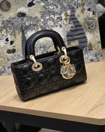 ديور جوي- وسط ماستر