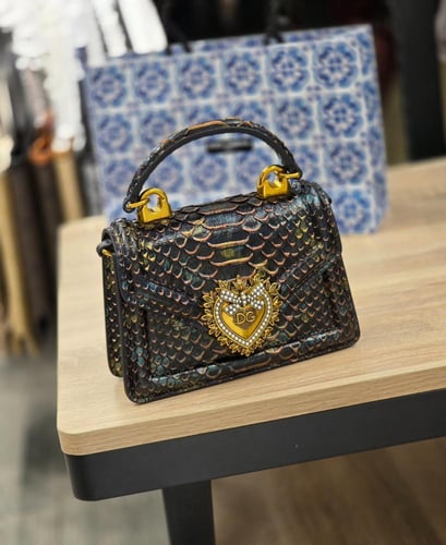 دولتشي اند غابانا- اخر اصدار ماستر