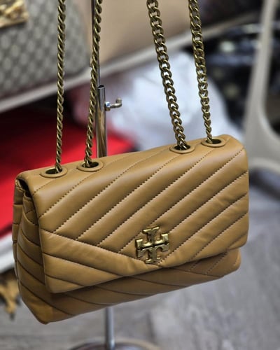 توري بورش - كيرا صغير ماستر