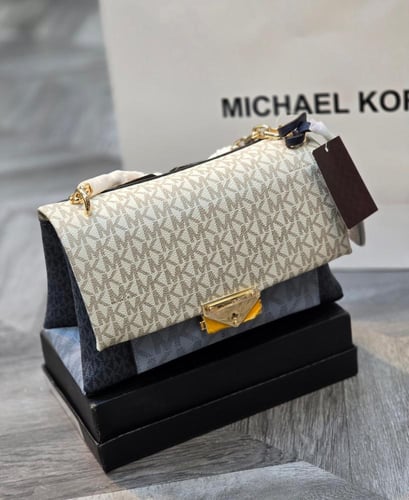 مايكل كورس سي سي ماستر