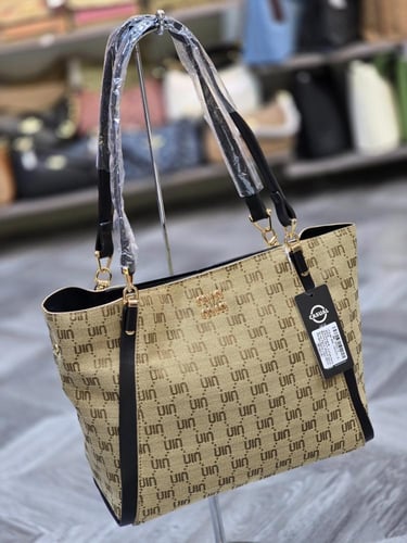 شنطه كبيره كتف شبيهة ميو ميو هاي كولتي