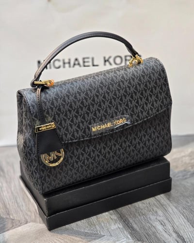 مايكل كورس- افا كبير ماستر