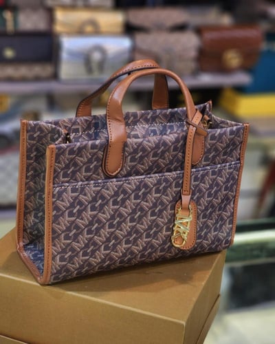 مايكل كورس - مسنجر جي جي ماستر