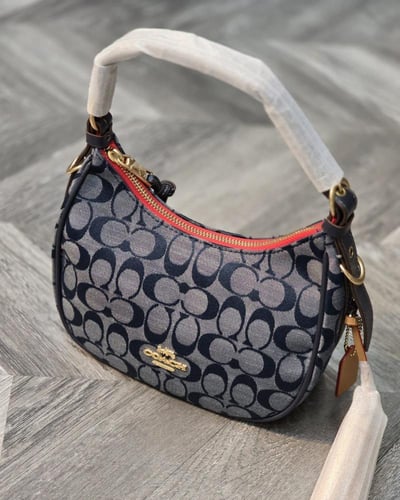 كوتش - هاف مون ماستر