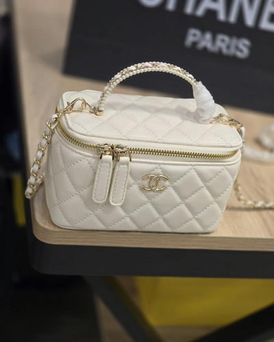 شانيل مكياج مسكه ماستر