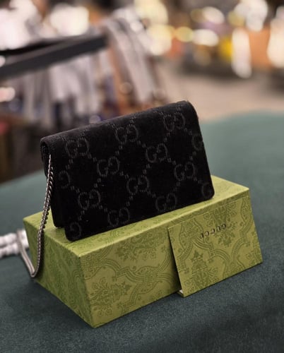 قوتشي- ديونيسوس مخمل ماستر