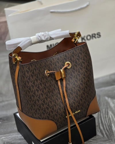 مايكل كورس - باكيت ميرسر ماستر