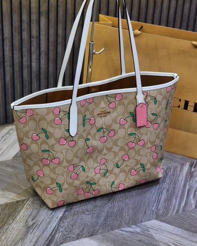 كوتش - سيتي بدون سحاب