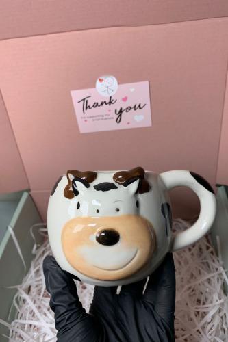 كوب زجاجي علي شكل بقره