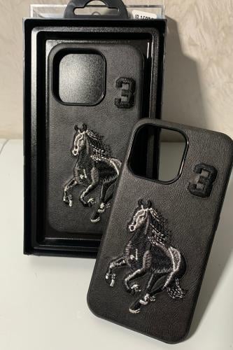 كفر اسود بتصميم حصان