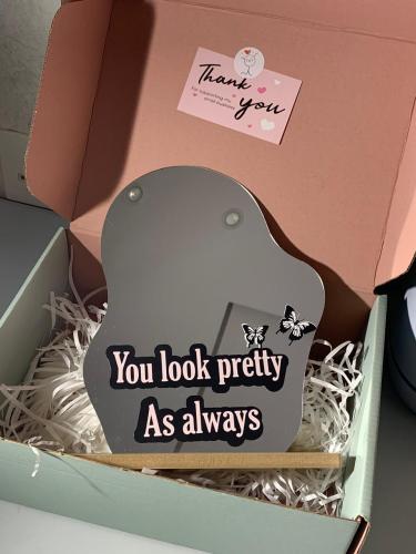 مرايا بعباره(you look pretty As always)