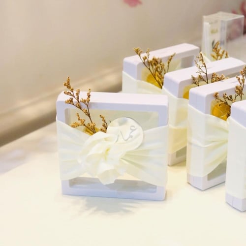 تولة عود منسقة باللافندر (12) حبات