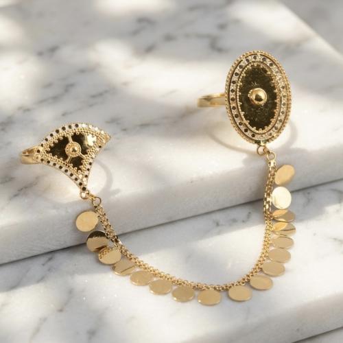 A 21-karat Otar ring