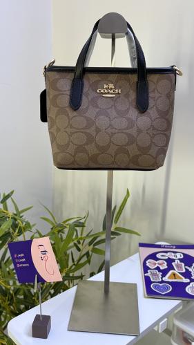 كوتش حجم متوسط