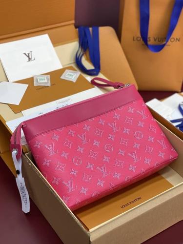 شنطة يد Pochette لوي فيتون