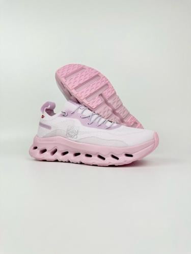 حذاء رياضي لويفي loewe x On Cloudtilt1.0