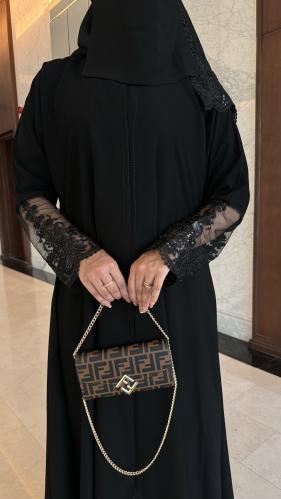 عباية زاهـيه
