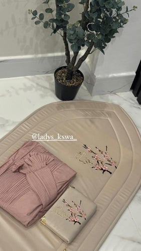 طقم جذع الورد