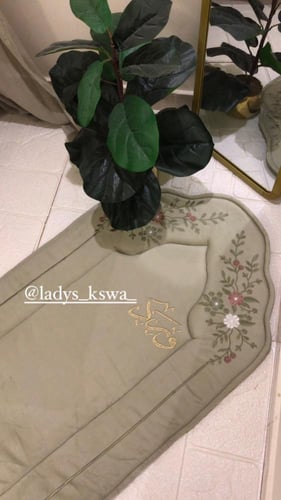 طقم هرم الورد