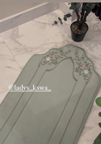 طقم هرم الورد