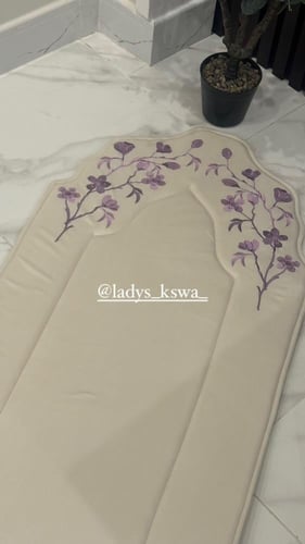 طقم الورود البنفسجي