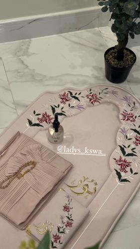 طقم فلاور الزهري