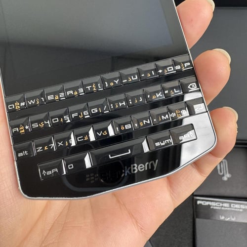 Blackberry Porsche 9983