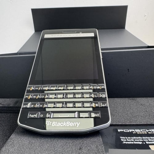 Blackberry Porsche 9983