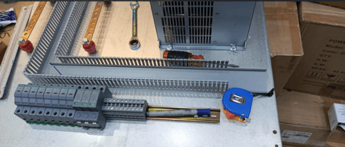 طاقة شمسية لتشغيل غطاس 100 حصان