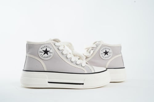 شوز رمادي فاتح - Fashion Classic