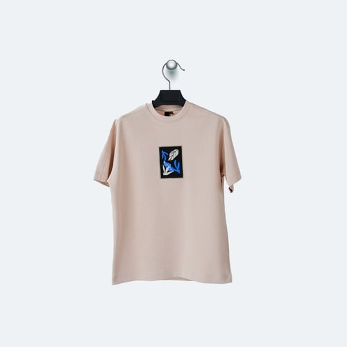 تيشيرت لوحة الشعب المرجانية