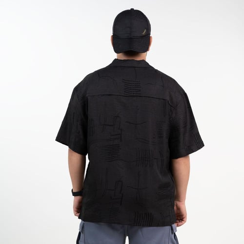 قميص نصف كم كاجوال رسم عشوائي - أسود